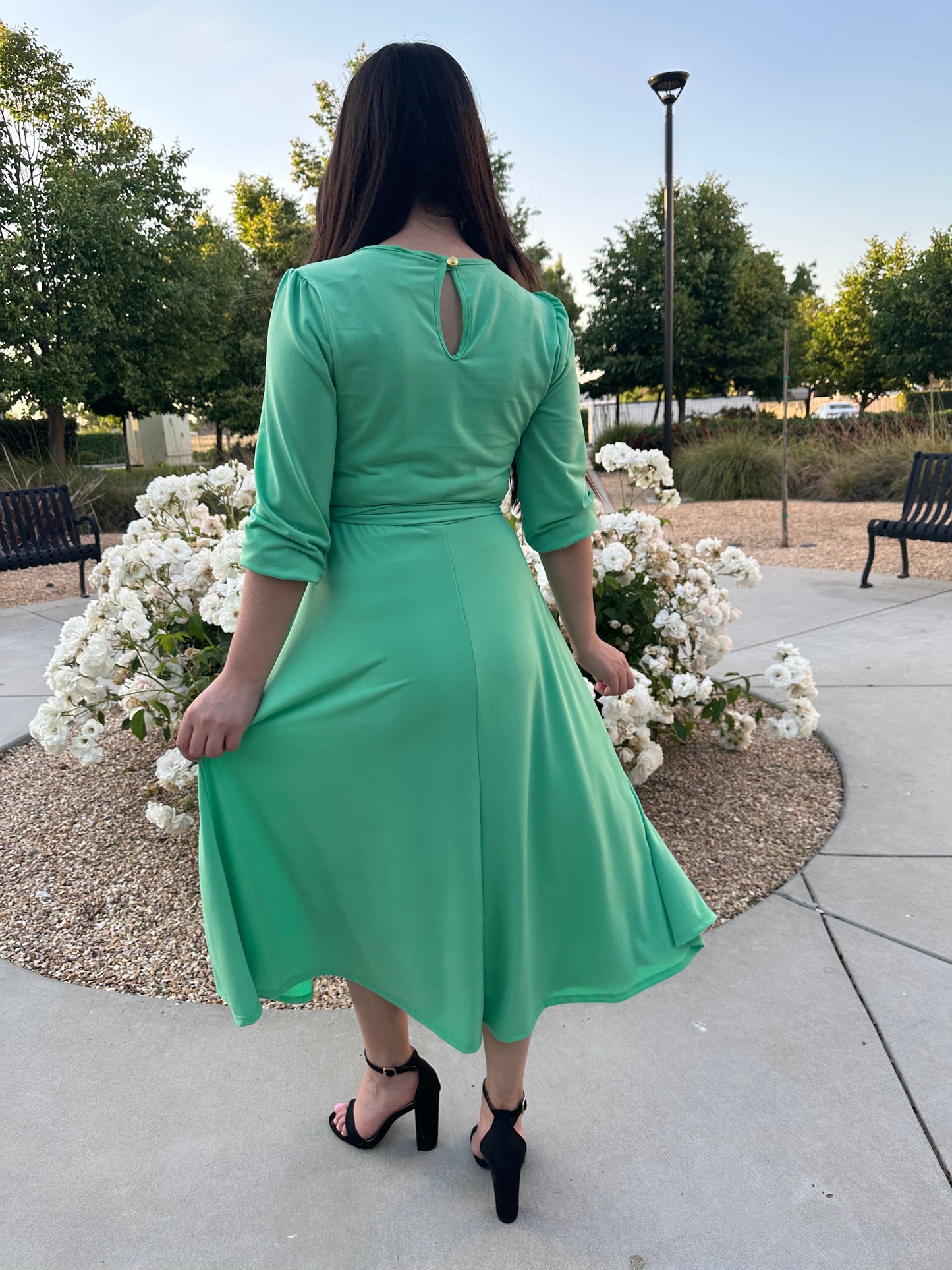 Olivia Midi Dress in kelly Green