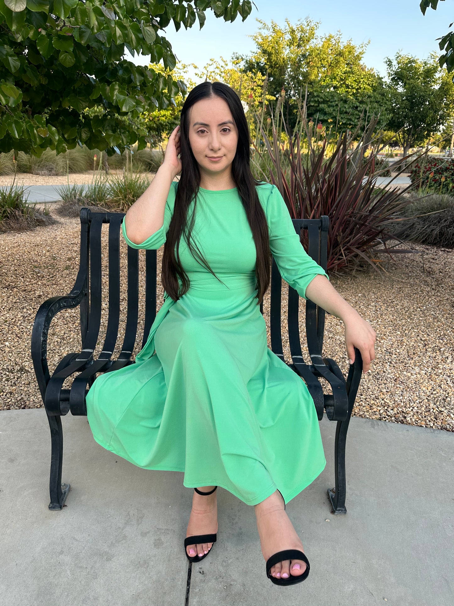 Olivia Midi Dress in kelly Green